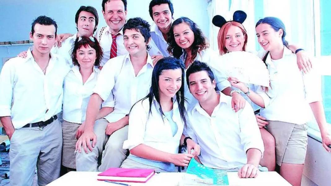 Acemi Cadı'nın kızıl saçlı Rüya'sıydı... İrem Erkaya'nın son halini görenler tanıyamıyor bile! Değişimiyle 'Yok Artık' dedirtti 1